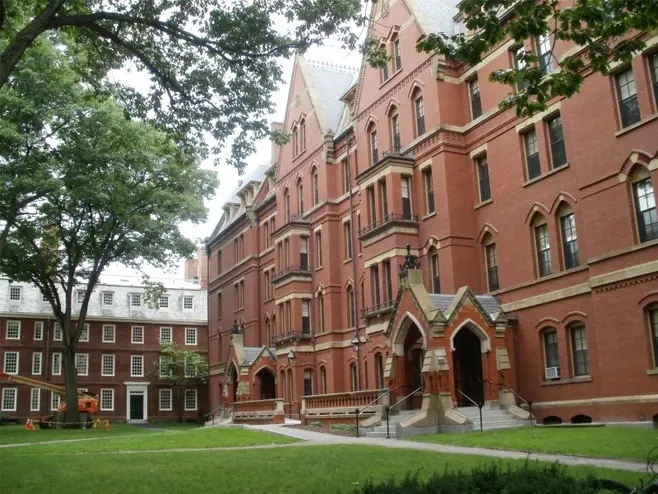 2022年哈佛大学留学要求和材料是什么