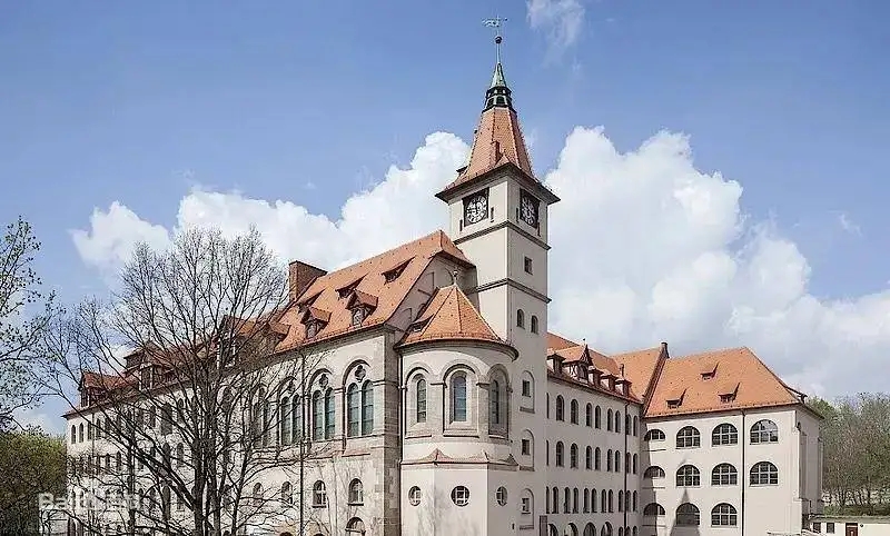 德国公立大学留学一年多少钱